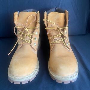Timberland boots size Men’s 5.5 Woman’s 8